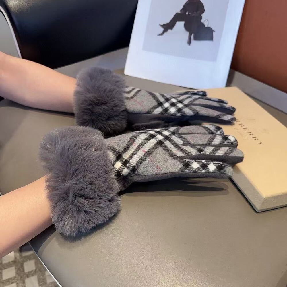 Burberry Grey Check Plaid Faux Fur Cuff Touchscreen Gloves